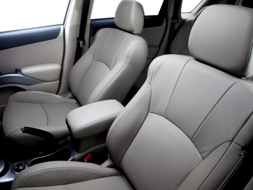 Характеристики автомобиля Mitsubishi Outlander 2.4 CVT 4WD SE (11.2009 - 09.2012): фото, вместимость, скорость, двигатель, топливо, масса, отзывы