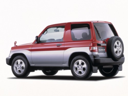 Характеристики автомобиля Mitsubishi Pajero iO 1.8 ZR 4WD (06.1998 - 07.1999): фото, вместимость, скорость, двигатель, топливо, масса, отзывы
