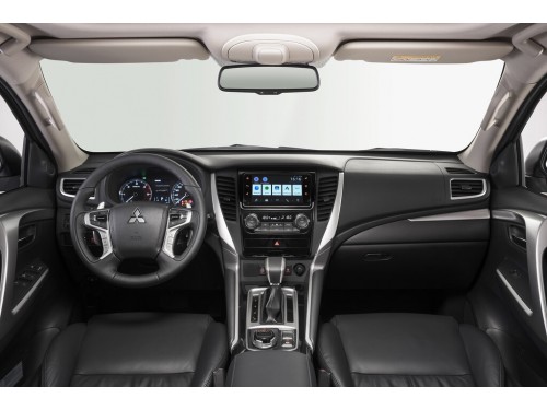 Характеристики автомобиля Mitsubishi Pajero Sport 3.0 AT Instyle (07.2016 - 02.2017): фото, вместимость, скорость, двигатель, топливо, масса, отзывы