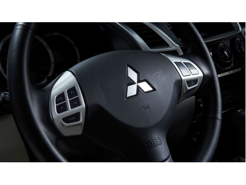Характеристики автомобиля Mitsubishi Pajero Sport 3.0 AT Instyle (09.2013 - 01.2017): фото, вместимость, скорость, двигатель, топливо, масса, отзывы