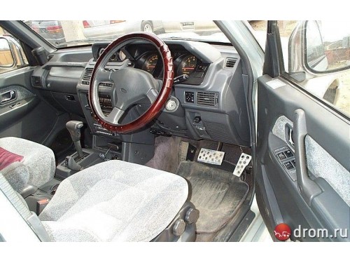 Характеристики автомобиля Mitsubishi Pajero 2.5DT G-I mid roof wide long (08.1995 - 04.1997): фото, вместимость, скорость, двигатель, топливо, масса, отзывы