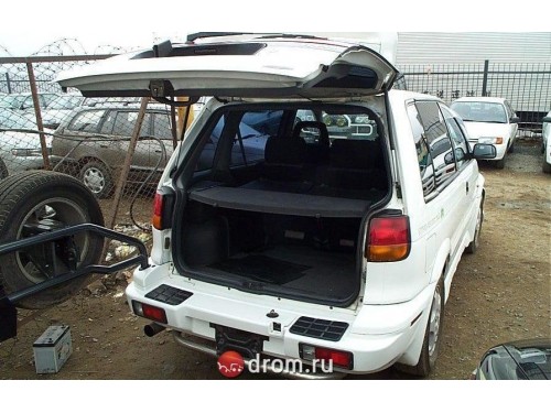 Характеристики автомобиля Mitsubishi RVR 1.8 X (09.1994 - 04.1995): фото, вместимость, скорость, двигатель, топливо, масса, отзывы