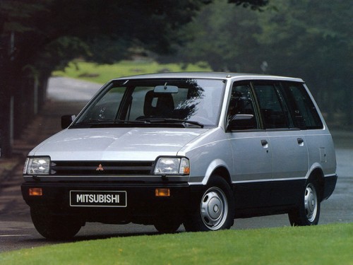 Характеристики автомобиля Mitsubishi Space Wagon 2.0 MT GLS (04.1985 - 09.1991): фото, вместимость, скорость, двигатель, топливо, масса, отзывы