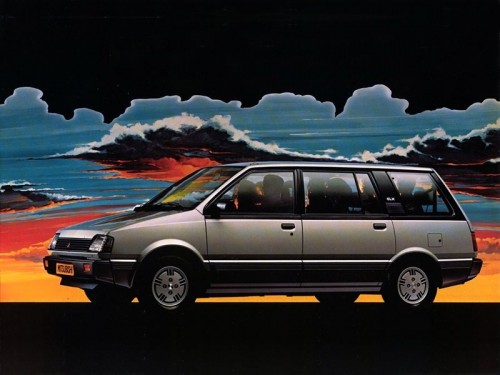 Характеристики автомобиля Mitsubishi Space Wagon 2.0 MT GLS (04.1985 - 09.1991): фото, вместимость, скорость, двигатель, топливо, масса, отзывы
