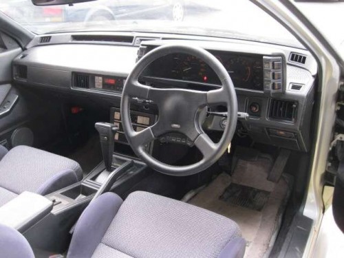 Характеристики автомобиля Mitsubishi Starion 2.6 GSR-VR (04.1988 - 12.1990): фото, вместимость, скорость, двигатель, топливо, масса, отзывы