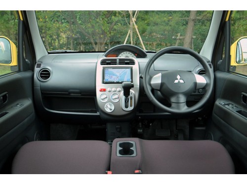 Характеристики автомобиля Mitsubishi Toppo 660 Roadest G 4WD (08.2010 - 07.2013): фото, вместимость, скорость, двигатель, топливо, масса, отзывы
