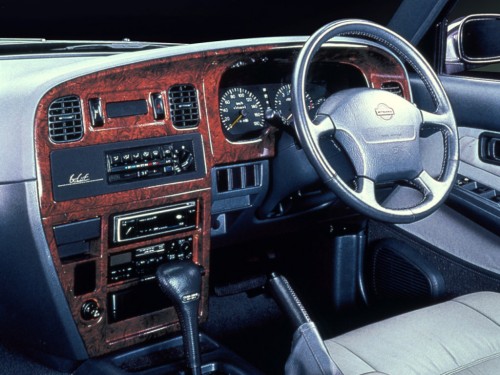 Характеристики автомобиля Mitsuoka Galue 2.0 Deluxe (02.1996 - 11.1999): фото, вместимость, скорость, двигатель, топливо, масса, отзывы