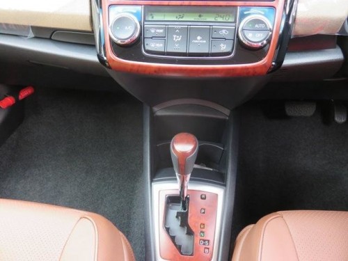 Характеристики автомобиля Mitsuoka Ryugi 1.5 15DX (07.2015 - 12.2015): фото, вместимость, скорость, двигатель, топливо, масса, отзывы