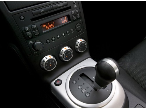 Характеристики автомобиля Nissan 350Z 3.5 AT Touring (01.2007 - 08.2009): фото, вместимость, скорость, двигатель, топливо, масса, отзывы
