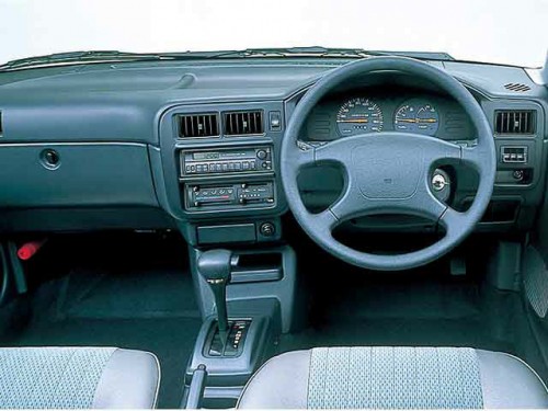 Характеристики автомобиля Nissan AD 1.5 DX (08.1994 - 04.1996): фото, вместимость, скорость, двигатель, топливо, масса, отзывы