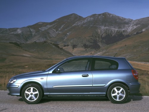 Характеристики автомобиля Nissan Almera 1.8 AT Комфорт (02.2000 - 10.2002): фото, вместимость, скорость, двигатель, топливо, масса, отзывы