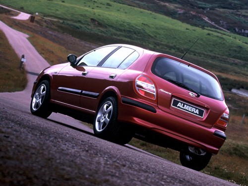 Характеристики автомобиля Nissan Almera 1.8 AT Совершенство (02.2000 - 10.2002): фото, вместимость, скорость, двигатель, топливо, масса, отзывы