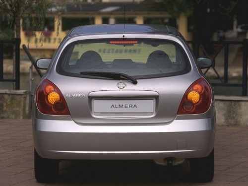 Характеристики автомобиля Nissan Almera 1.5 MT Acenta (10.2002 - 02.2006): фото, вместимость, скорость, двигатель, топливо, масса, отзывы