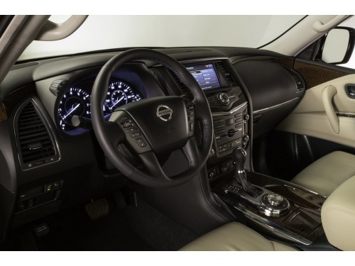 Характеристики автомобиля Nissan Armada 5.6 AT 4WD SV (08.2016 - 12.2020): фото, вместимость, скорость, двигатель, топливо, масса, отзывы