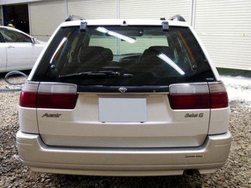Характеристики автомобиля Nissan Avenir Salut 2.0 GT turbo (08.1995 - 07.1998): фото, вместимость, скорость, двигатель, топливо, масса, отзывы