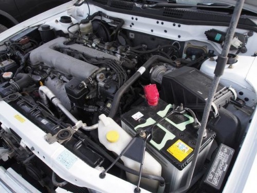 Характеристики автомобиля Nissan Avenir Salut 1.8 B (01.1997 - 07.1998): фото, вместимость, скорость, двигатель, топливо, масса, отзывы