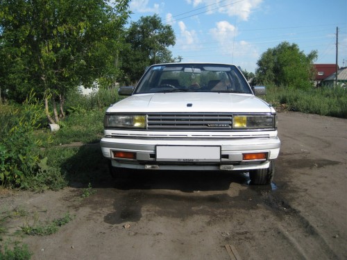 Характеристики автомобиля Nissan Bluebird Maxima 2.0 Le grand turbo (01.1986 - 09.1988): фото, вместимость, скорость, двигатель, топливо, масса, отзывы