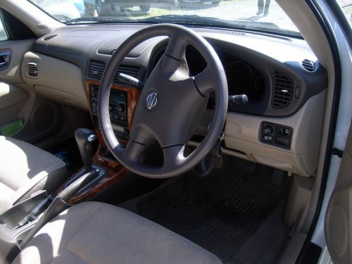Характеристики автомобиля Nissan Bluebird Sylphy 1.5 15i (07.2000 - 01.2003): фото, вместимость, скорость, двигатель, топливо, масса, отзывы