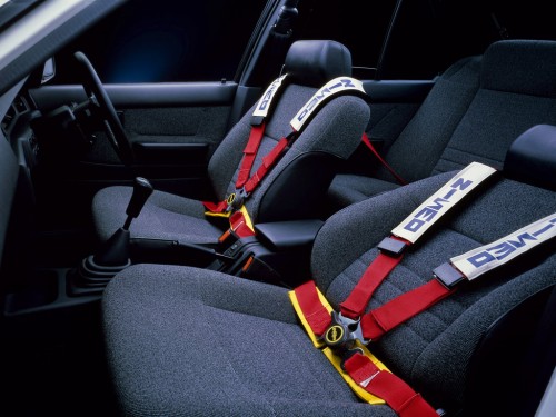 Характеристики автомобиля Nissan Bluebird 1.6 FE saloon (10.1989 - 04.1990): фото, вместимость, скорость, двигатель, топливо, масса, отзывы