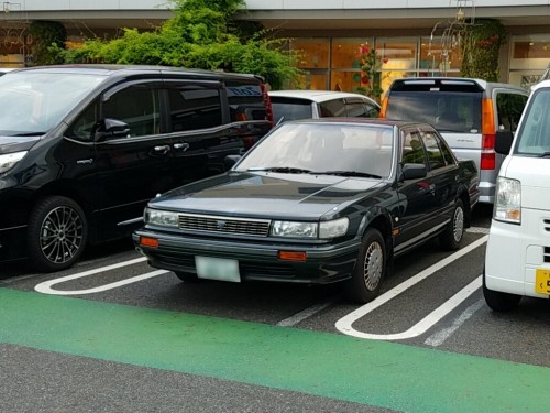 Характеристики автомобиля Nissan Bluebird 1.8 FE saloon SV (01.1991 - 08.1991): фото, вместимость, скорость, двигатель, топливо, масса, отзывы