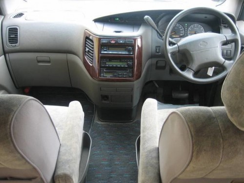 Характеристики автомобиля Nissan Caravan Elgrand 3.2DT Highway star (01.1998 - 09.1998): фото, вместимость, скорость, двигатель, топливо, масса, отзывы