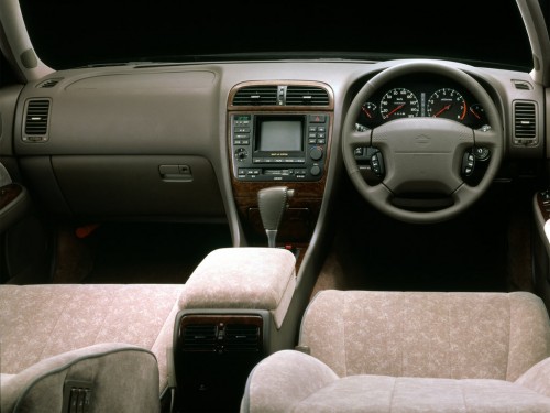 Характеристики автомобиля Nissan Cedric 2.8D Brougham J (06.1995 - 07.1996): фото, вместимость, скорость, двигатель, топливо, масса, отзывы