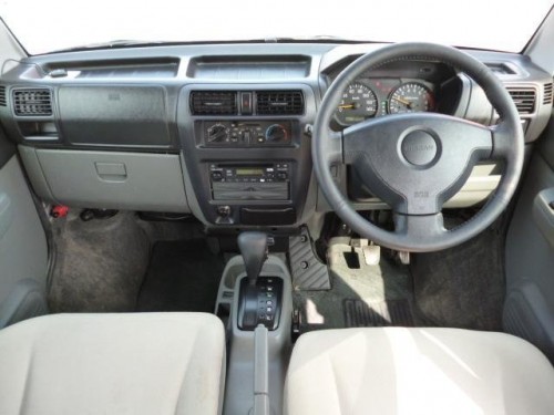 Характеристики автомобиля Nissan Clipper 660 E FOUR 4WD (06.2007 - 11.2007): фото, вместимость, скорость, двигатель, топливо, масса, отзывы