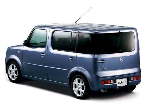 Характеристики автомобиля Nissan Cube Cubic 1.4 plus Conran (05.2004 - 04.2005): фото, вместимость, скорость, двигатель, топливо, масса, отзывы