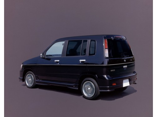 Характеристики автомобиля Nissan Cube 1.3 Rider (11.1999 - 08.2000): фото, вместимость, скорость, двигатель, топливо, масса, отзывы