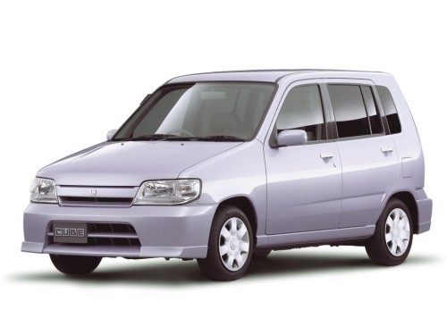 Характеристики автомобиля Nissan Cube 1.3 Arte-alpha (05.2001 - 09.2001): фото, вместимость, скорость, двигатель, топливо, масса, отзывы