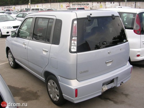 Характеристики автомобиля Nissan Cube 1.3 Coleman Version (05.2001 - 09.2001): фото, вместимость, скорость, двигатель, топливо, масса, отзывы