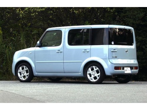 Характеристики автомобиля Nissan Cube 1.4 EX (04.2004 - 04.2005): фото, вместимость, скорость, двигатель, топливо, масса, отзывы