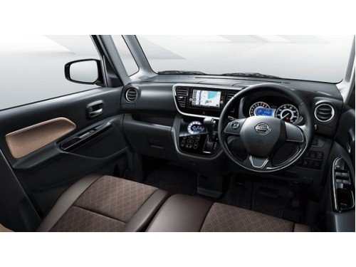 Характеристики автомобиля Nissan DAYZ Roox 660 Highway Star X turning passenger seat (05.2018 - 02.2020): фото, вместимость, скорость, двигатель, топливо, масса, отзывы