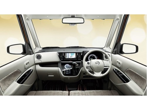 Характеристики автомобиля Nissan DAYZ Roox 660 Highway Star X Turbo slide-up passenger seat (12.2016 - 04.2018): фото, вместимость, скорость, двигатель, топливо, масса, отзывы