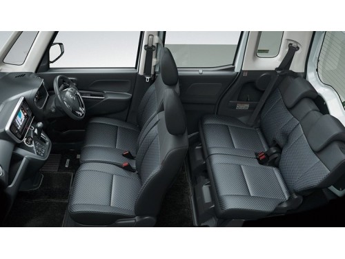Характеристики автомобиля Nissan DAYZ Roox 660 Highway Star X turning passenger seat 4WD (12.2016 - 04.2018): фото, вместимость, скорость, двигатель, топливо, масса, отзывы