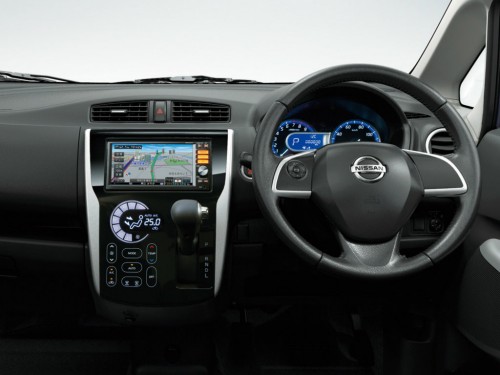 Характеристики автомобиля Nissan DAYZ 660 Highway Star J (06.2013 - 06.2014): фото, вместимость, скорость, двигатель, топливо, масса, отзывы