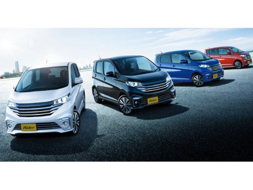 Характеристики автомобиля Nissan DAYZ 660 Highway Star G 4WD (05.2018 - 02.2019): фото, вместимость, скорость, двигатель, топливо, масса, отзывы