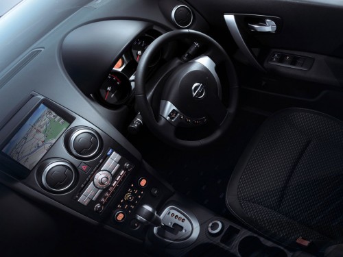 Характеристики автомобиля Nissan Dualis 2.0 20G (09.2009 - 07.2010): фото, вместимость, скорость, двигатель, топливо, масса, отзывы