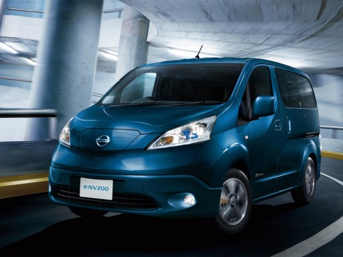 Характеристики автомобиля Nissan e-NV200 G 7-seater (10.2014 - 11.2018): фото, вместимость, скорость, двигатель, топливо, масса, отзывы