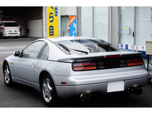 Характеристики автомобиля Nissan Fairlady Z 3.0 Version S twin turbo 2by2 (01.1997 - 09.1998): фото, вместимость, скорость, двигатель, топливо, масса, отзывы