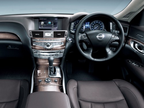 Характеристики автомобиля Nissan Fuga 2.5 250GT (06.2012 - 01.2015): фото, вместимость, скорость, двигатель, топливо, масса, отзывы