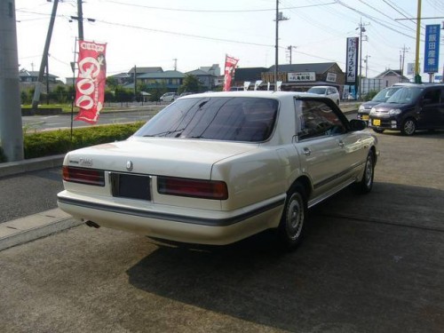 Характеристики автомобиля Nissan Gloria Cima 3.0 type II limited AV (02.1991 - 07.1991): фото, вместимость, скорость, двигатель, топливо, масса, отзывы