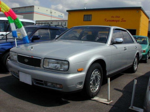 Характеристики автомобиля Nissan Gloria 3.0 Brougham J (06.1993 - 05.1994): фото, вместимость, скорость, двигатель, топливо, масса, отзывы