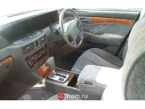 Характеристики автомобиля Nissan Gloria 2.5 250TX FOUR (11.2000 - 11.2001): фото, вместимость, скорость, двигатель, топливо, масса, отзывы