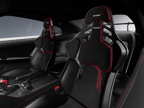 Характеристики автомобиля Nissan GT-R 3.8 Pure Edition 4WD (06.2023 - н.в.): фото, вместимость, скорость, двигатель, топливо, масса, отзывы