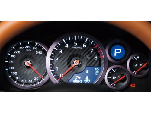 Характеристики автомобиля Nissan GT-R 3.8 Pure Edition 4WD (11.2017 - 05.2019): фото, вместимость, скорость, двигатель, топливо, масса, отзывы