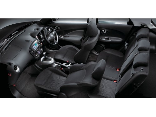 Характеристики автомобиля Nissan Juke 1.5 15RX (11.2015 - 12.2019): фото, вместимость, скорость, двигатель, топливо, масса, отзывы