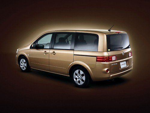 Характеристики автомобиля Nissan Lafesta 2.0 20S (11.2008 - 10.2009): фото, вместимость, скорость, двигатель, топливо, масса, отзывы