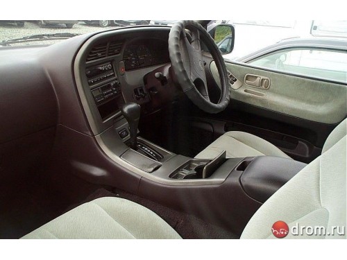 Характеристики автомобиля Nissan Largo 2.4 Grandage GT pack (08.1995 - 09.1996): фото, вместимость, скорость, двигатель, топливо, масса, отзывы