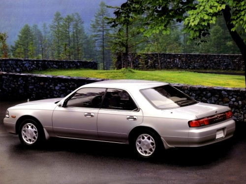 Характеристики автомобиля Nissan Laurel 2.5 25 Club S turbo (09.1994 - 05.1997): фото, вместимость, скорость, двигатель, топливо, масса, отзывы